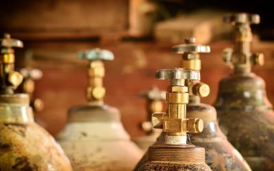 Helium Cylinder Storage: Choosing the Right Cage System