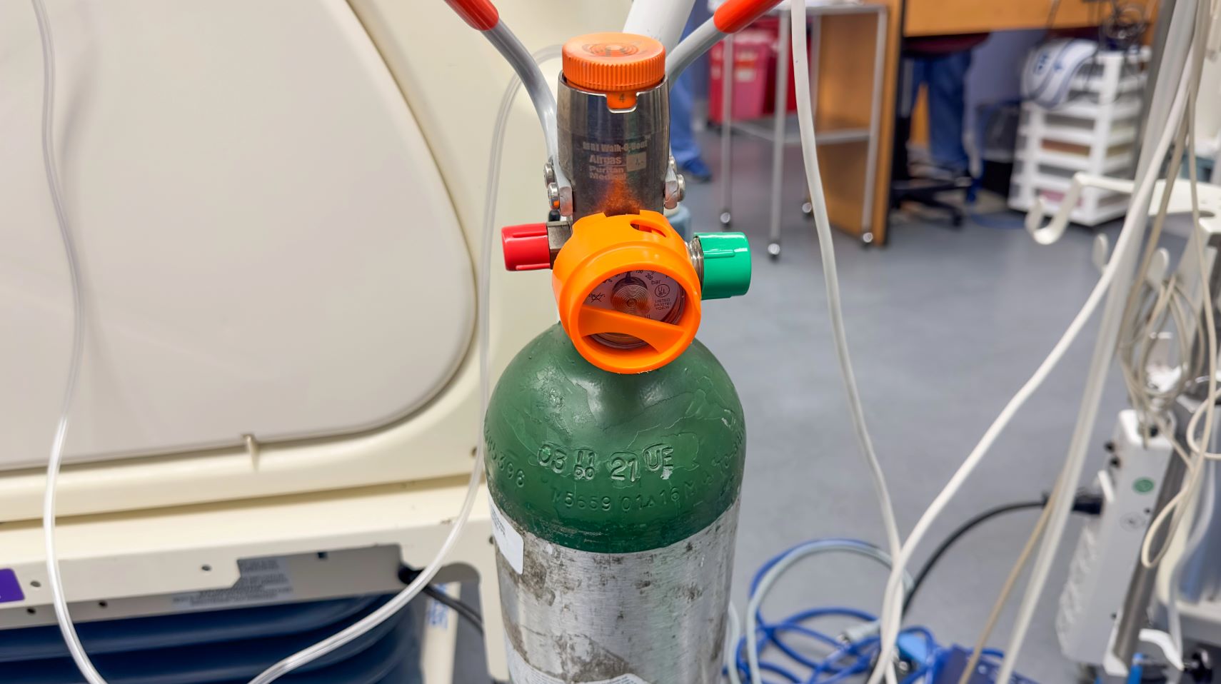 Multiple Oxygen Tank Transport: Choosing the Right Cart for Your ...
